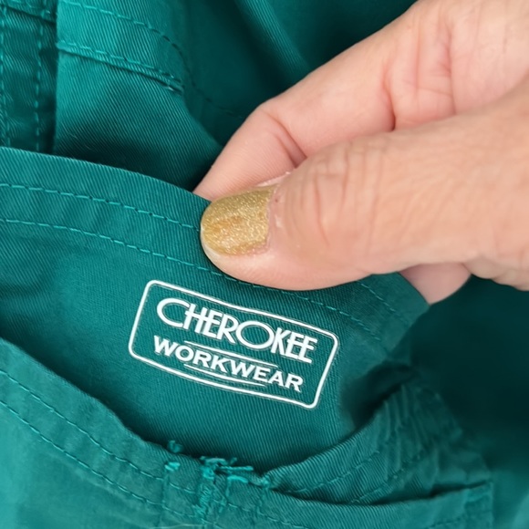 Cherokee Scrubs - Picture 5 of 6